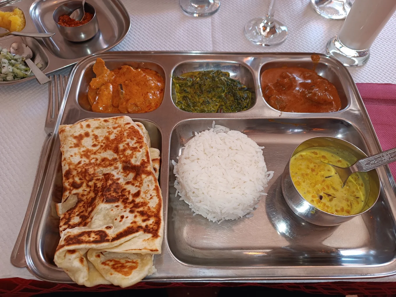 Épices et préparation chez Arcca Restaurant