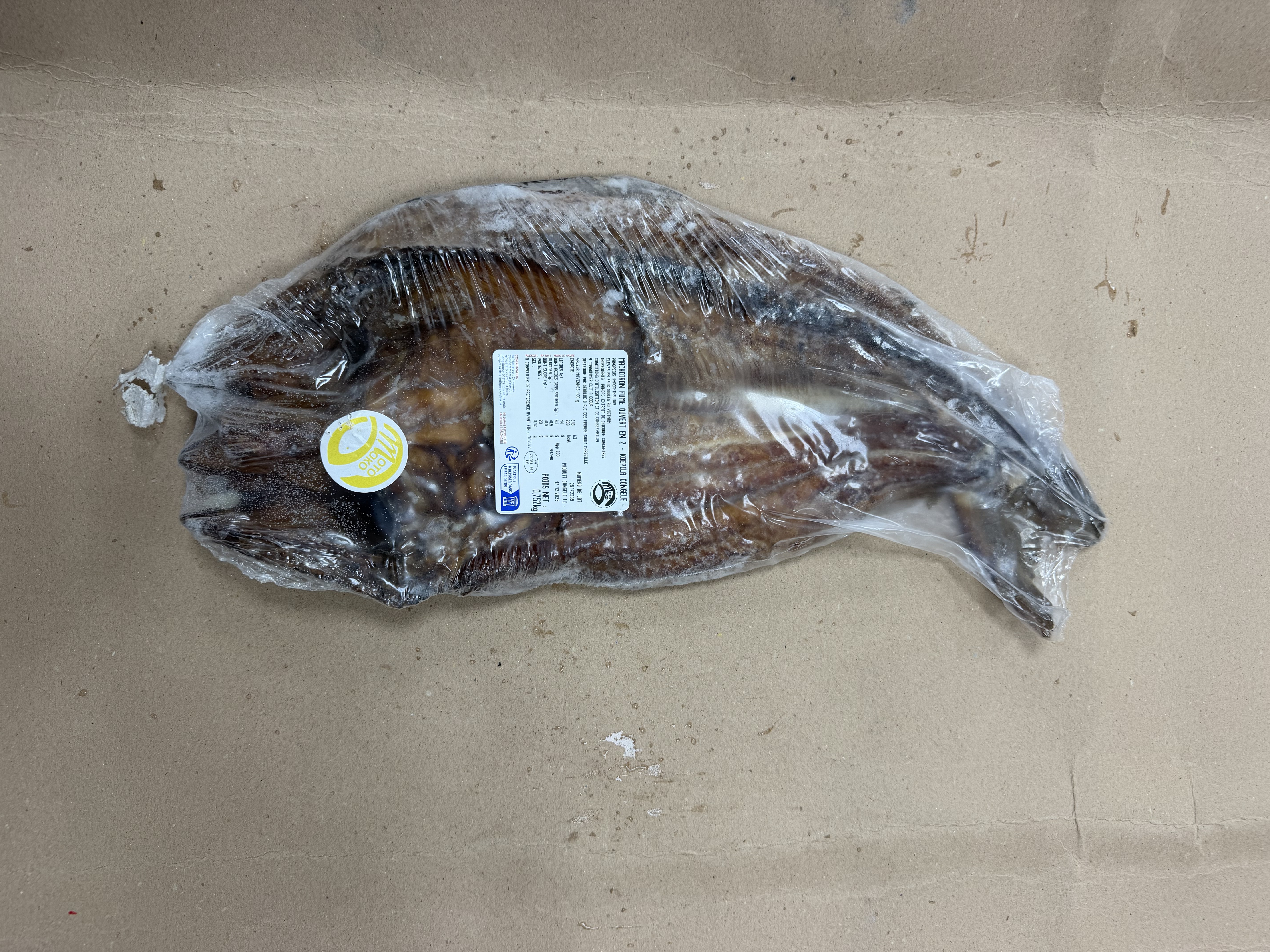 Michoiron Fumé (Poisson Fumé Entier, Ouvert en 2)